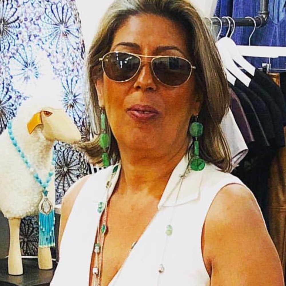 Meet your Posher, Lola